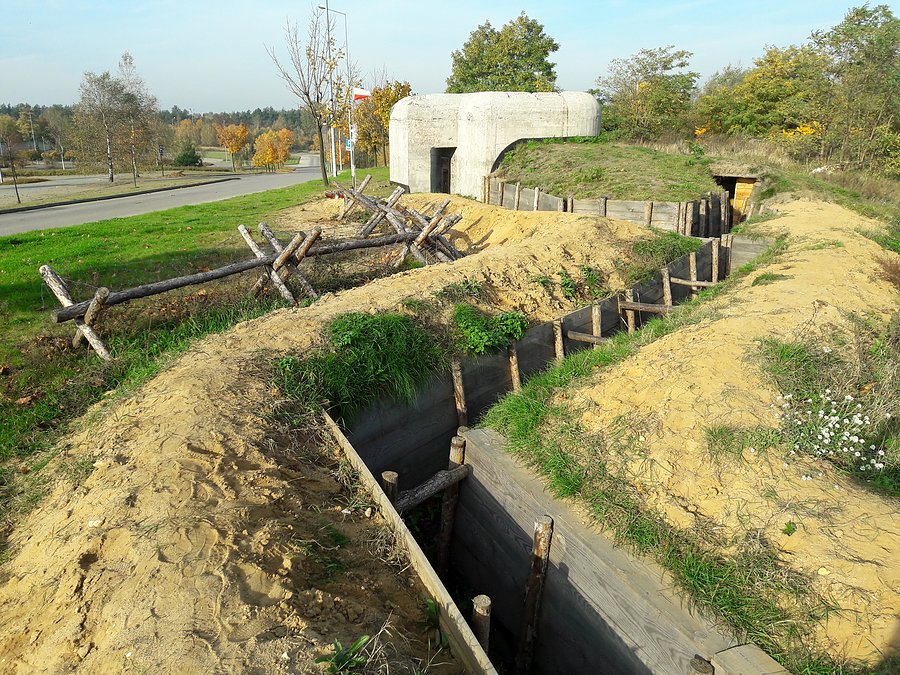 Schron na wzgórzu 296,6 I