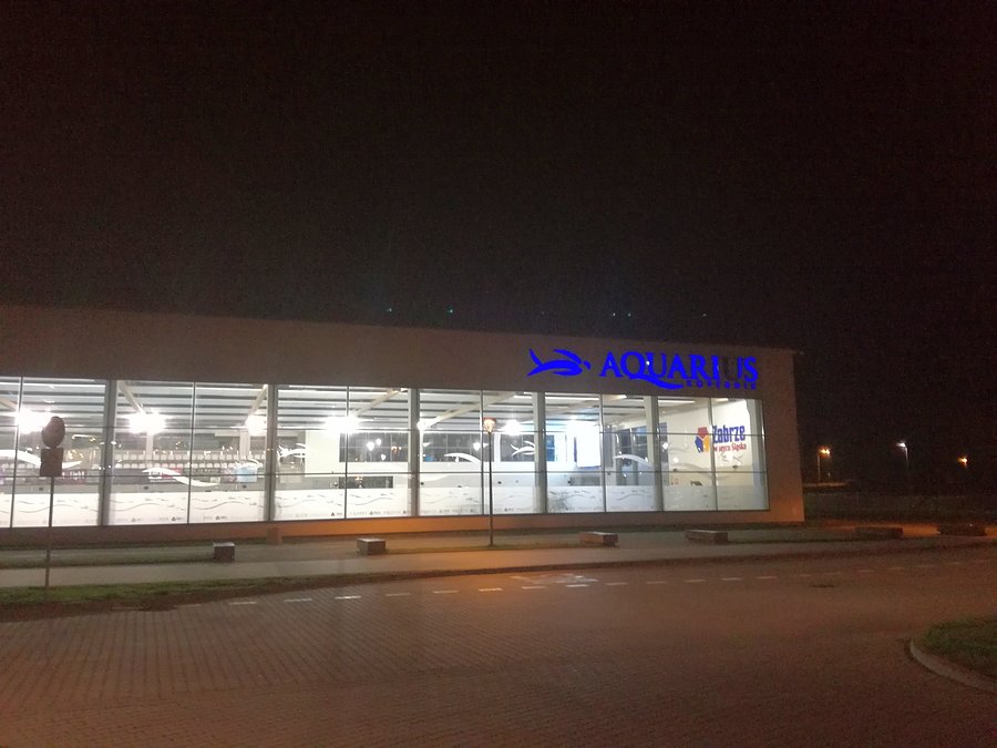 Basen o świcie