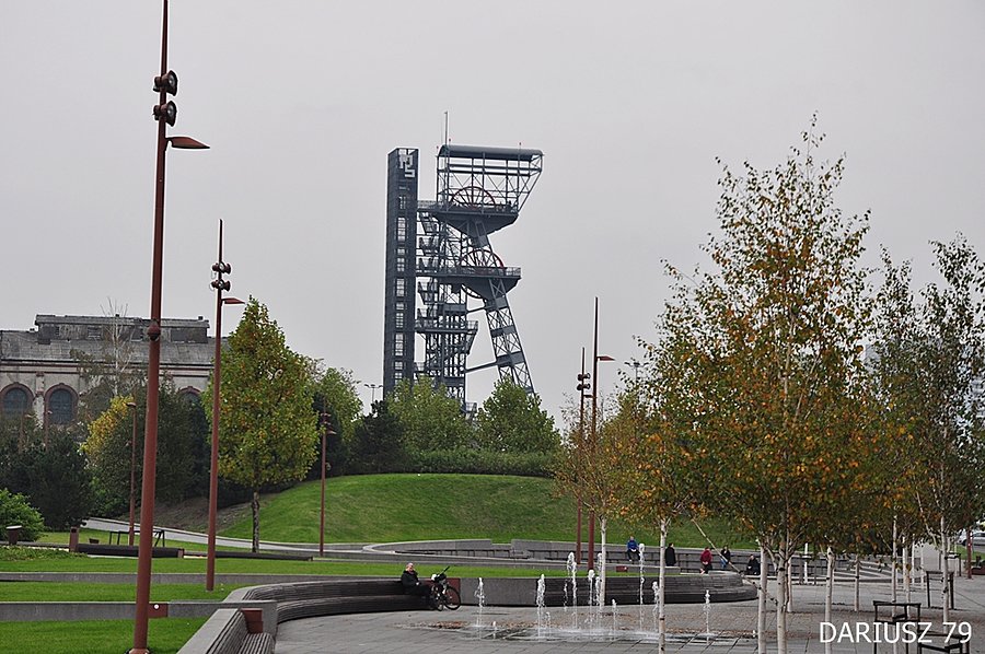 Katowice - Widok na Muzeum Ślaskie (Wieża szybu "Warszawa II)