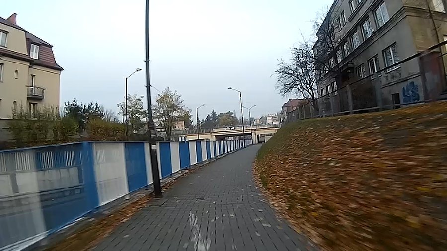W Piotrowicach przy wiadukcie