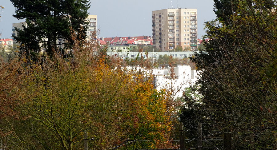 Kolejne ujęcie z wiaduktu przy stacji PKP Łękno