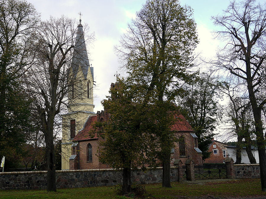 Chełmsko - późnogotycki kościół św. Kazimierza