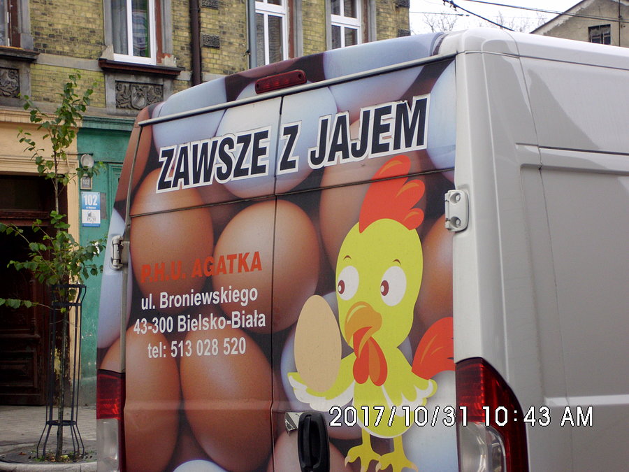 Ciekawa reklama firmy drobiarskiej