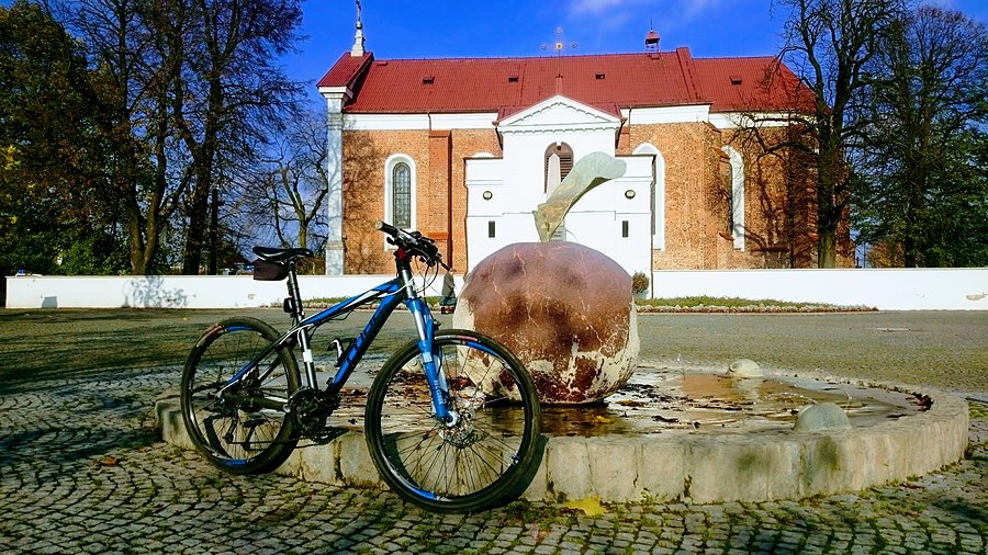 Jabłko i Cube