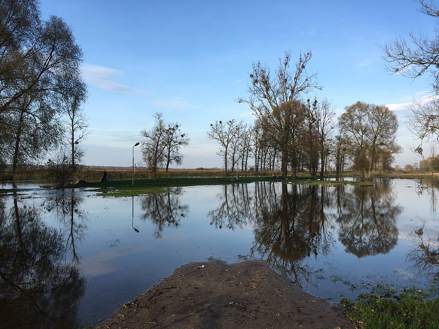Łazienki Czarnkowskie pod wodą