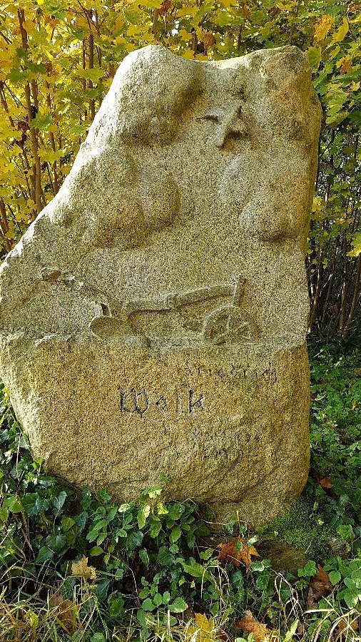 Brudzewice (niem.Brusewitz ) Nagrobek