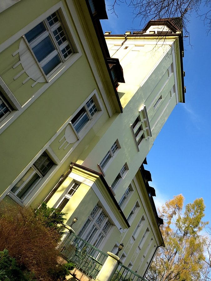 Przed Pałacem - Nieznanice