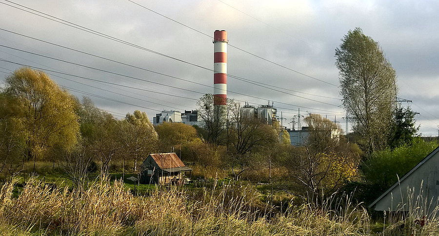 W oddali obiekty elektrowni Pomorzany