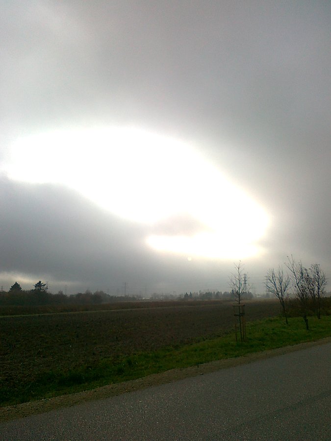 Słońce własnie zaczęło walkę z chmurami