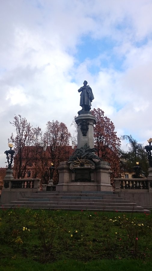Adam Mickiewicz - nie lubię go....ponoć bił swoją żonę