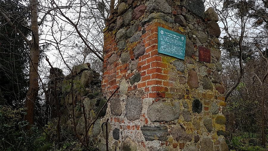 Śmierdnica (niem.Mühlenbeck) Ruiny kościoła św. Mikołaja