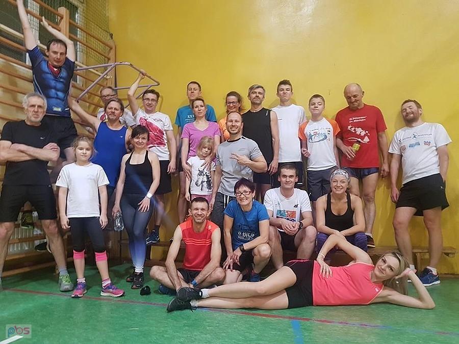 Zabiegani trenują na sali - Nr 2