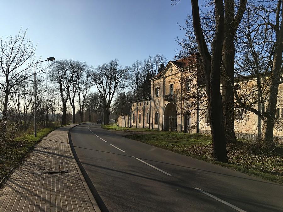 Wjazd do Wielenia / okolice pałacu Sapiehów