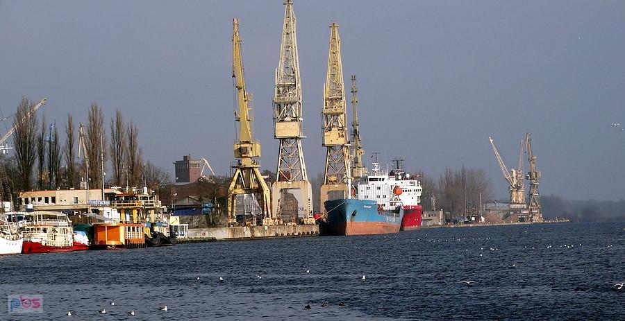 Urządzenia portowe na Odrze.
