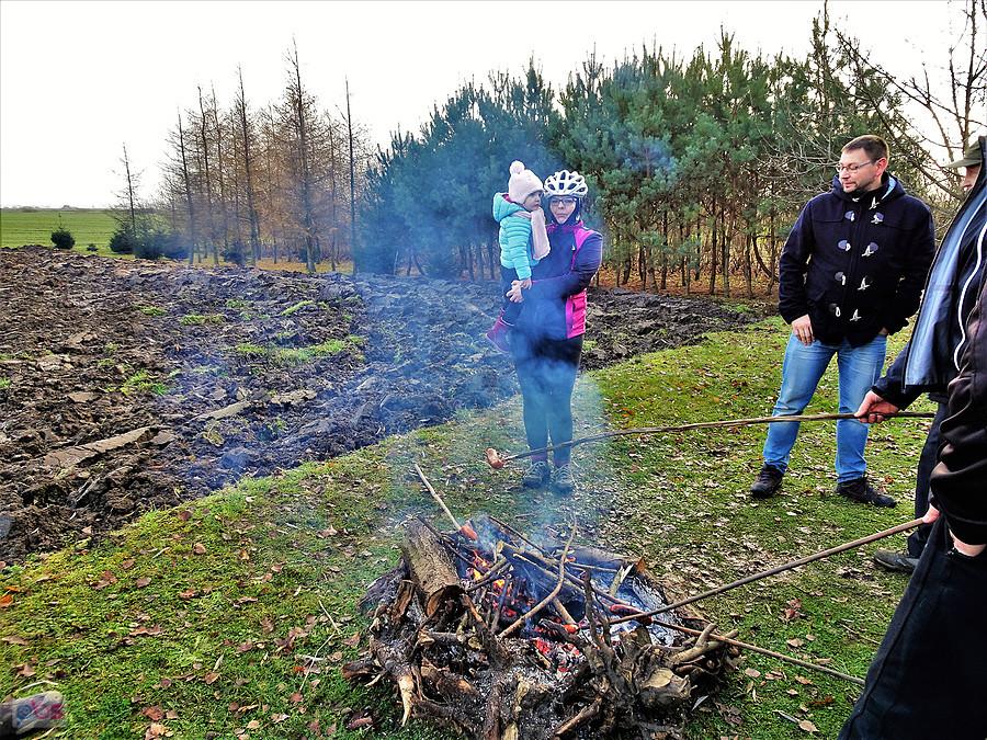 Grudniowe pączki - Nowy Staw 2017 r. Jesteśmy w Lisewie - u miłych znajomych, na ognisku.