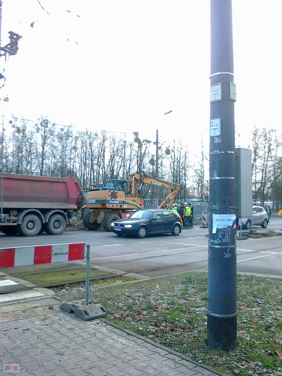 Coś kopią na Kaliskiego przy pętli autobusowej Stare Bemowo