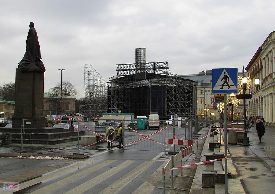 Budują scenę na miejskiego Sylwestra