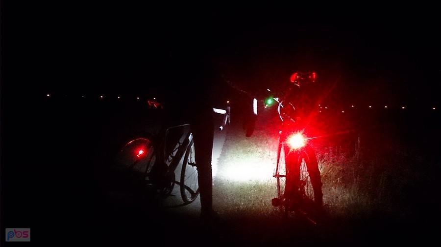Nocna fotografia rowerów