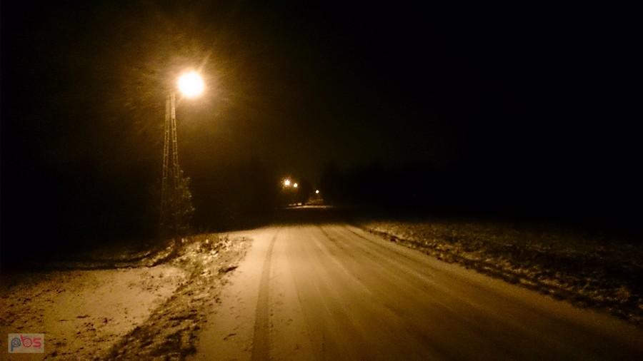 Lokalna droga w Dominowie