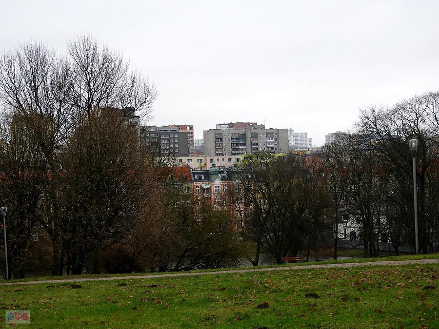Nadal Niebuszewo, w dole jezioro Rusałka.