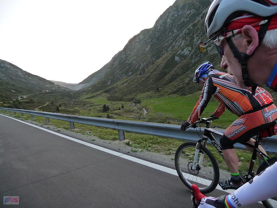 Wieczorny podjazd pod Lukmanierpass