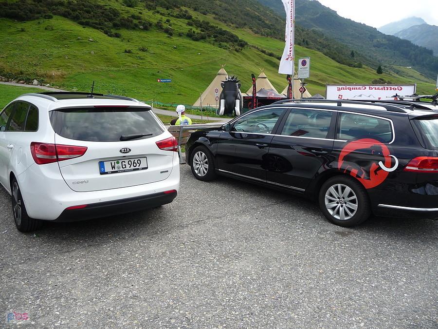 W Sneakersach na przełęcz Furkapass