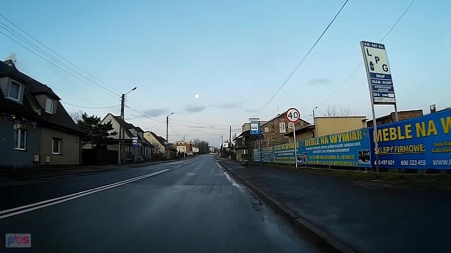 Księżyc jeszcze wysoko