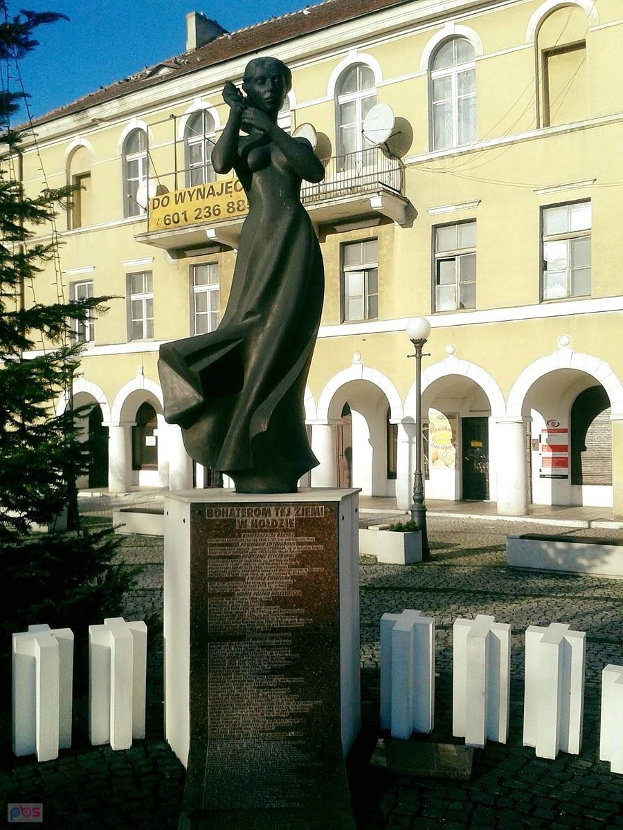 Błaszkowianka. Pomnik „Bohaterom Tej Ziemi”