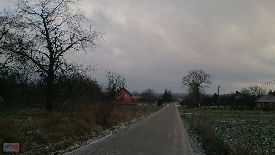 Lokalna droga w Jabłonnej