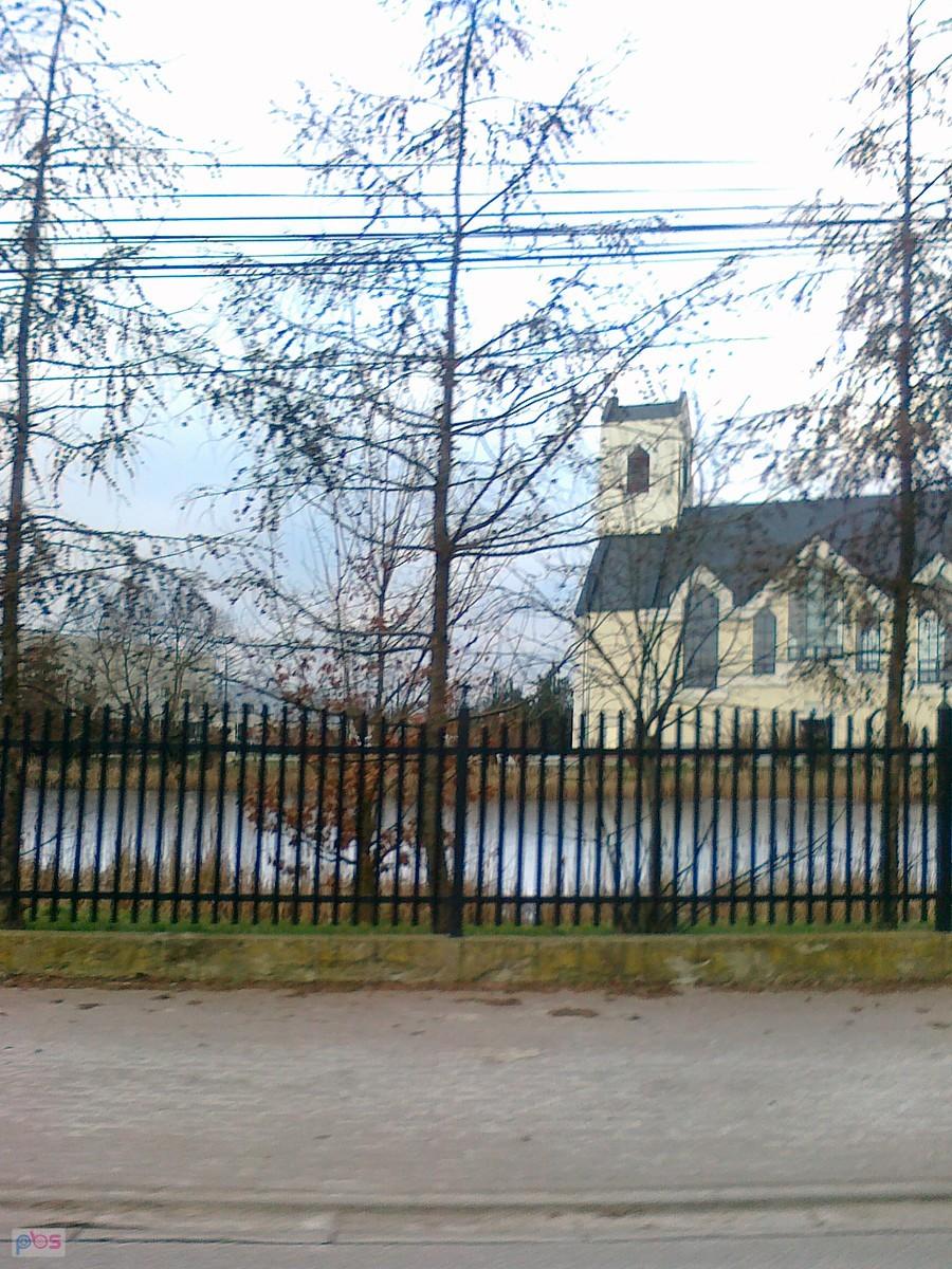 Jakiś staw powinien być. Ten jest w Bliznem