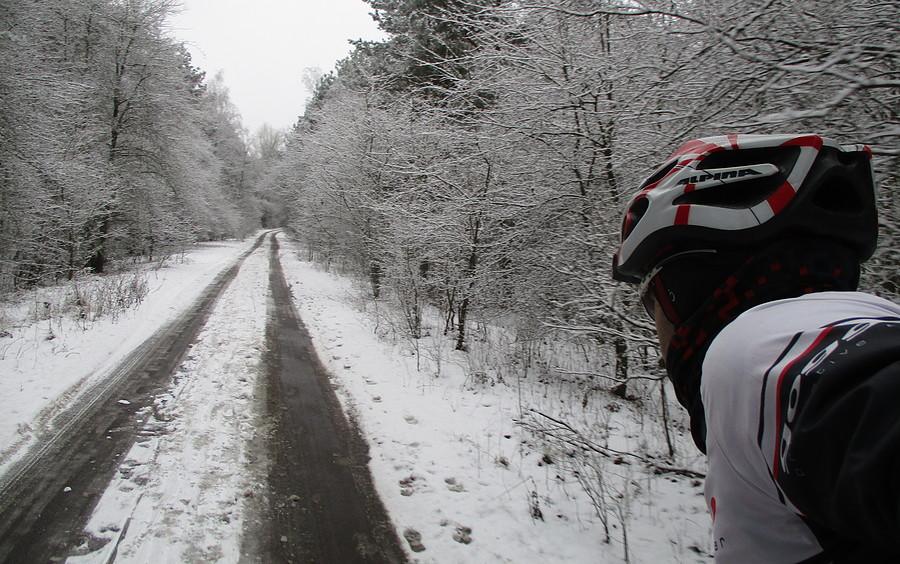 Podjazd na Osową Górę (ul. Spacerowa) - warunki półśliskie