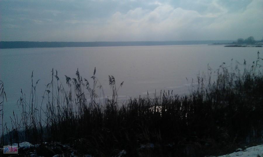 Zamarznięty zalew