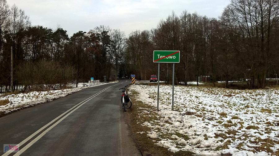 Skraj miejscowości Tanowo, tuż przed rzeczką Gunica.