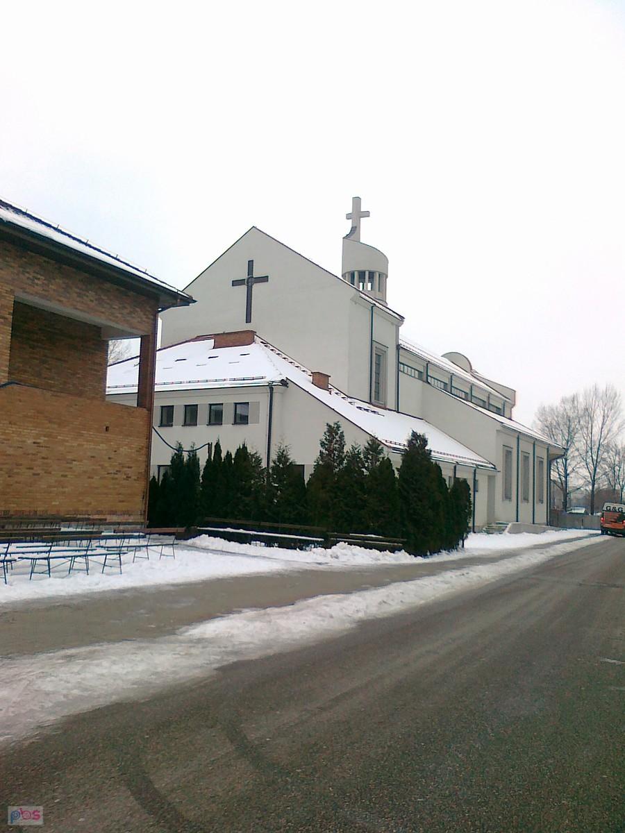 Nowy kościół od podwórka