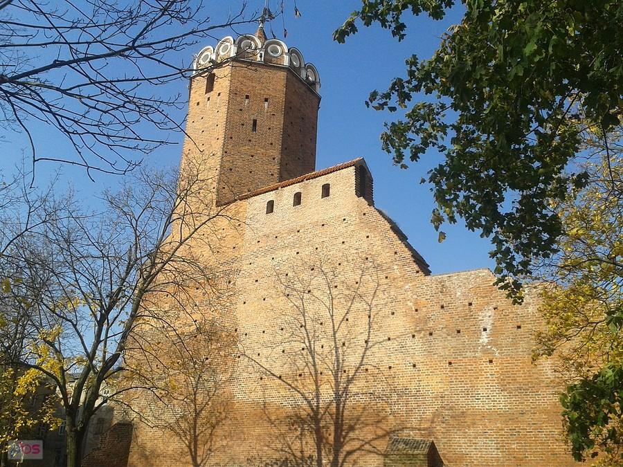 Zamek w Łęczycy - widok od Placu Przyjaźni