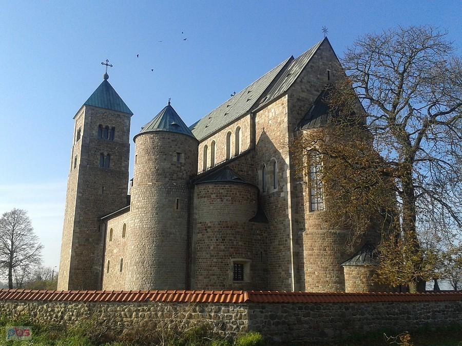 Archikolegiata NMP Królowej i św. Aleksego w Tumie