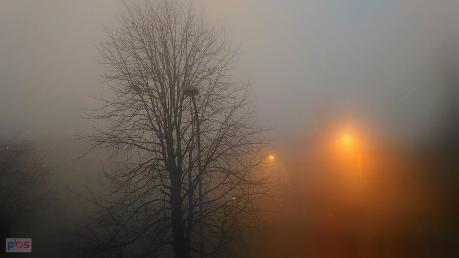 Mżawka,mgła i truchtem po chodnikach