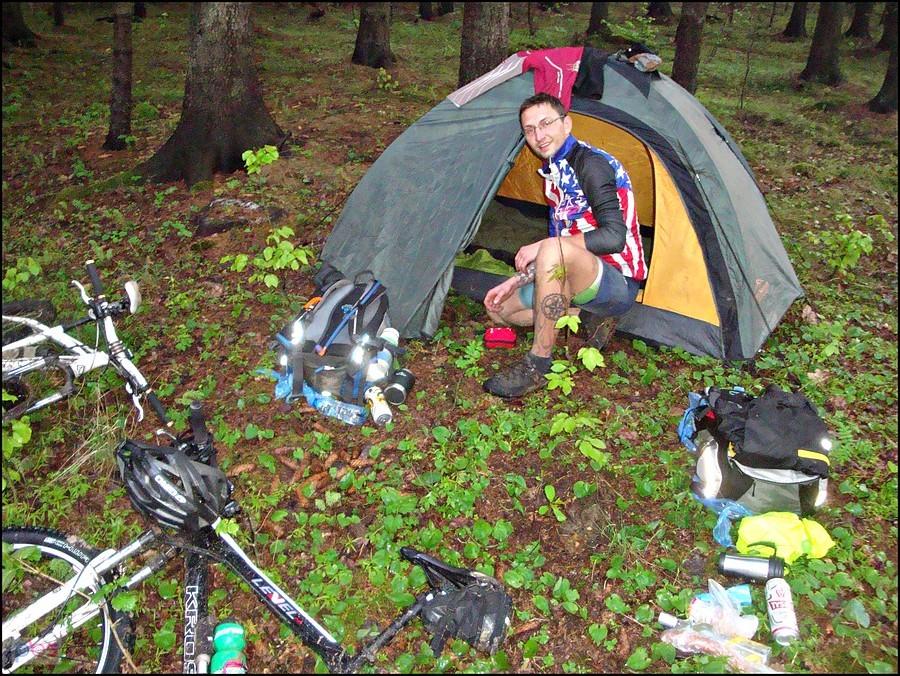 Kotlina Kłodzka 2012; namiot przygotowany na drugi nocleg