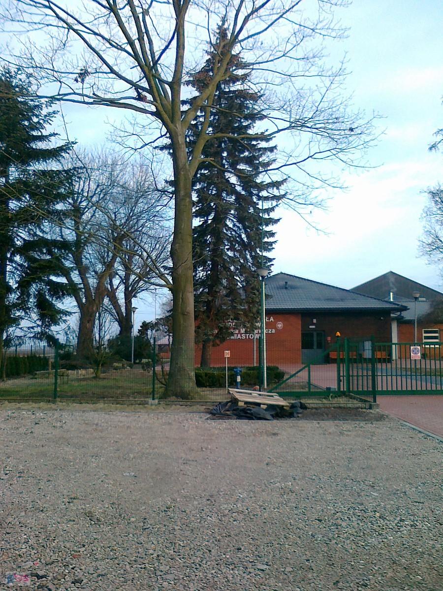 Szkoła w Umiastowie