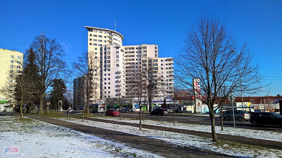 Zabudowania na skrzyżowaniu ulic Przyjaciół Żołnierza i Bandurskiego.