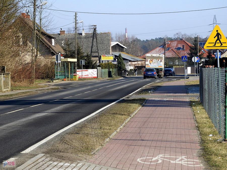 Trzeszczyn - w oddali komin Zakładów Chemicznych Police, nic ciekawego.
