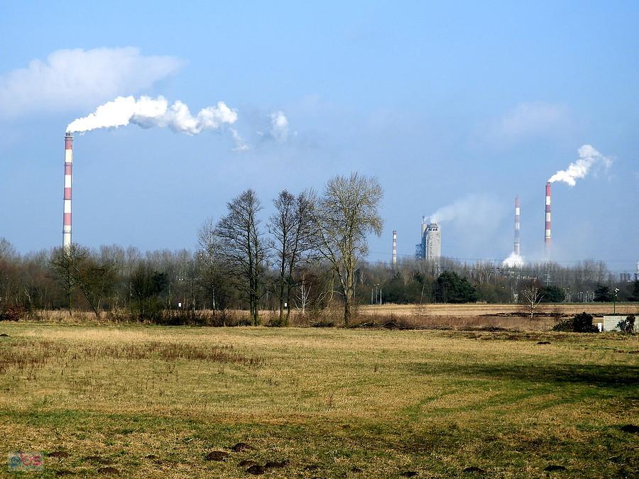 Dymiące kominy Azotów.