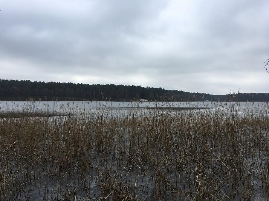 Jezioro Górne w zimowej scenerii