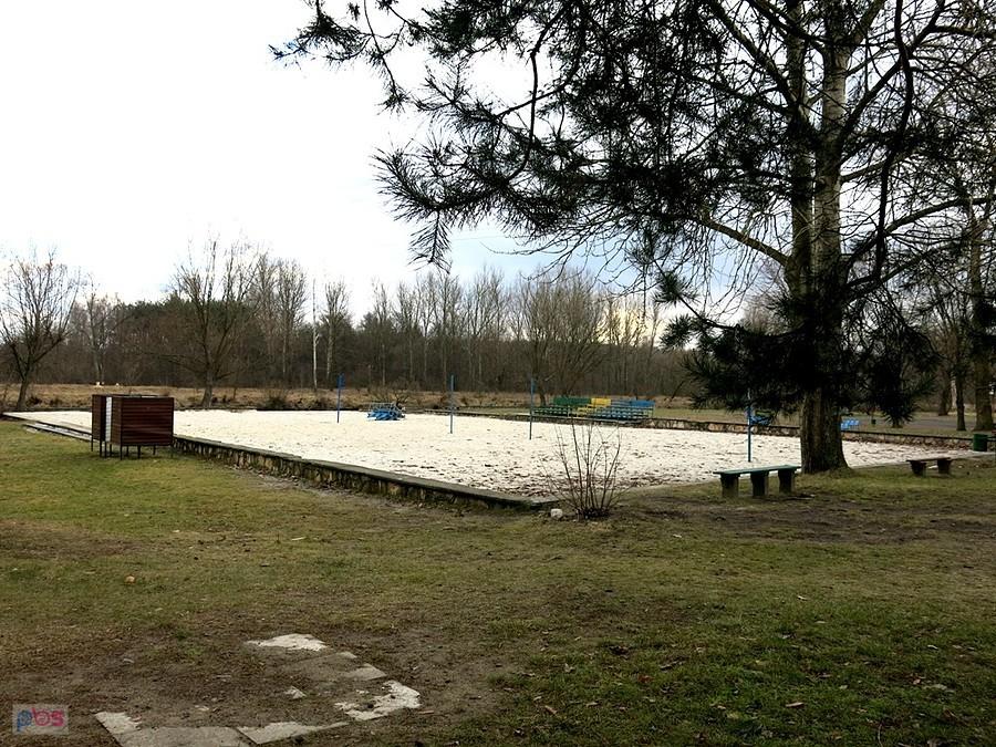 Boisko do siatkówki plażowej dziś - Przystań nad Pilicą już niedługo przejdzie metamorfozę ;)