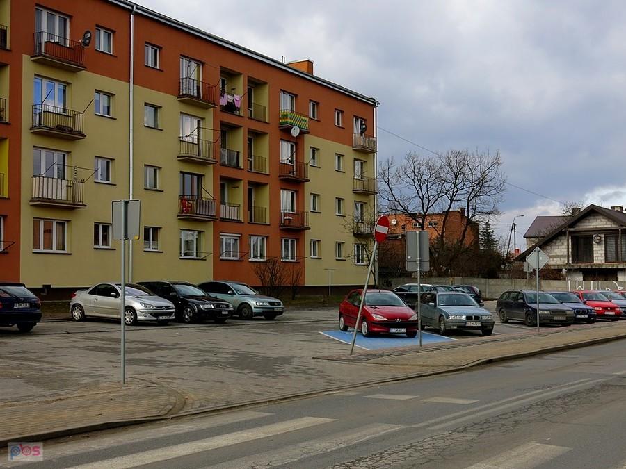 W ramach tomaszowskiego Budżetu Obywatelskiego został wybudowany oto ten parking, przy ul. Niskiej