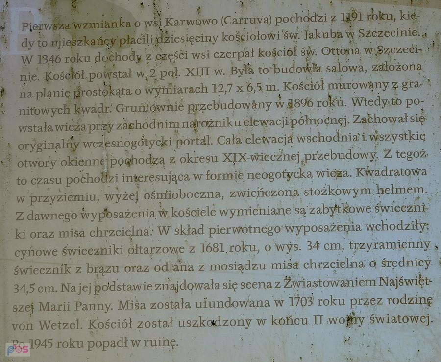 Tablica informacyjna przy ruinach kościoła w Karwowie.