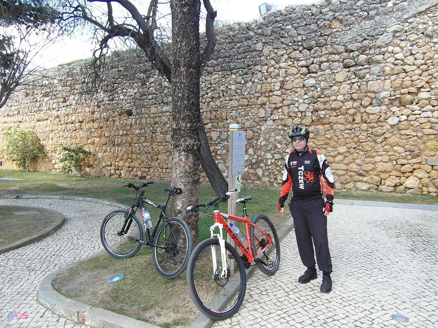 Mury zamkowe w Alvor- Algarve- Portugalia