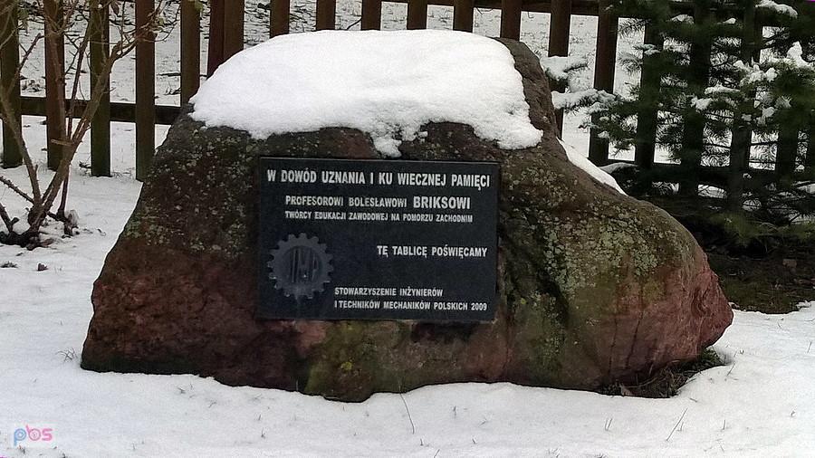 Tablica ku czci .... gdzie się znajduje ?