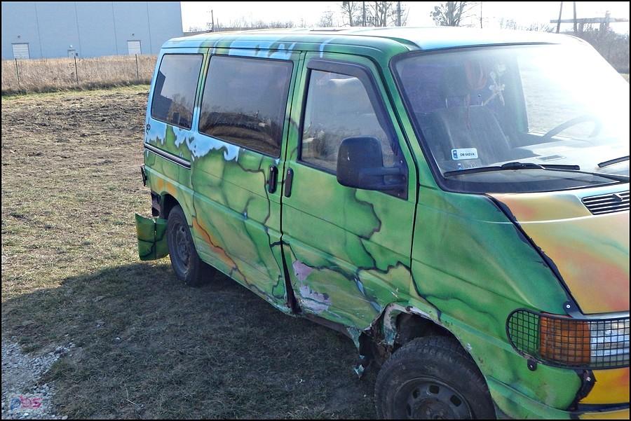 Busik stoi i gnije