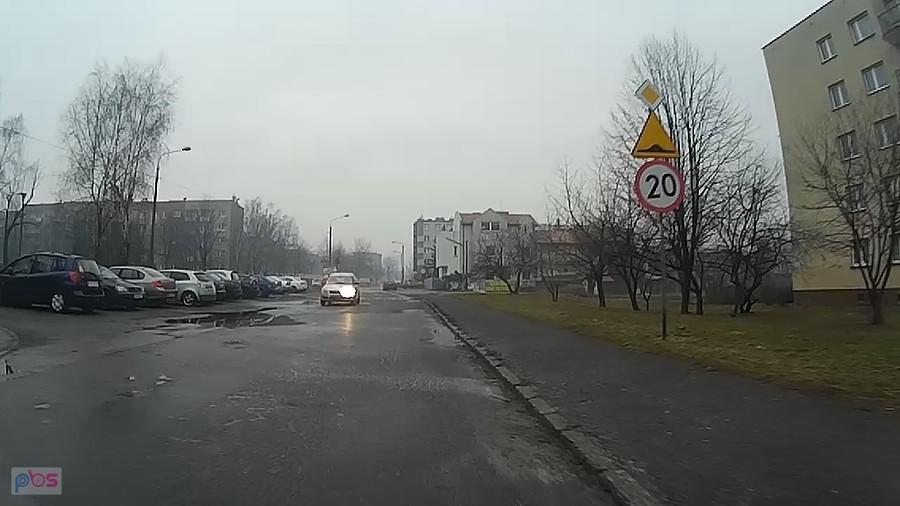 Coś mokro na drogach, ważne, że nie ma lodu :)